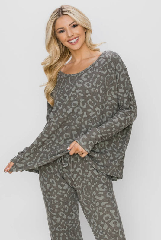 Cozy Lounger Set in Charcoal Leopard