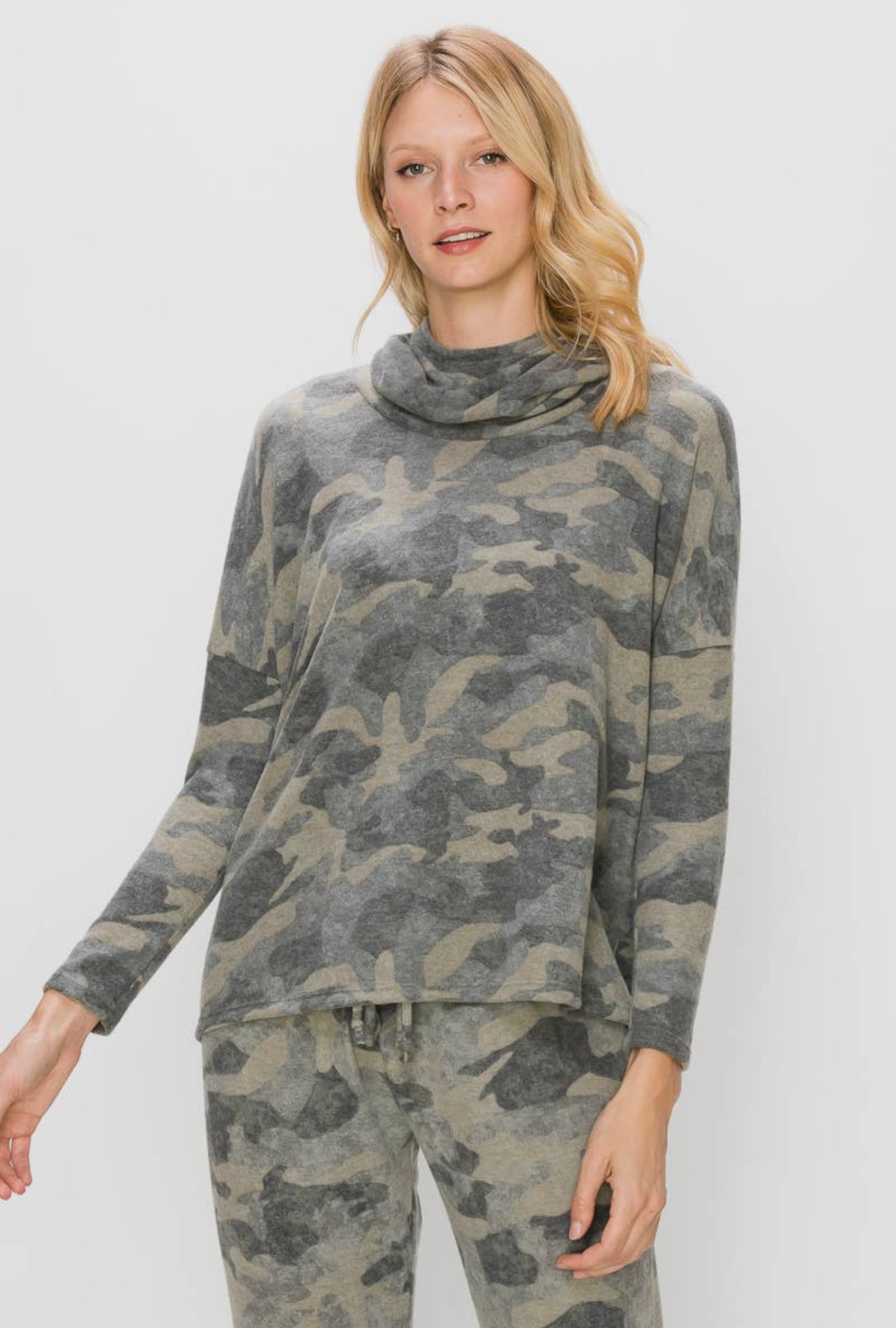 Cozy Hoodie Top - Olive Green Classic Camo