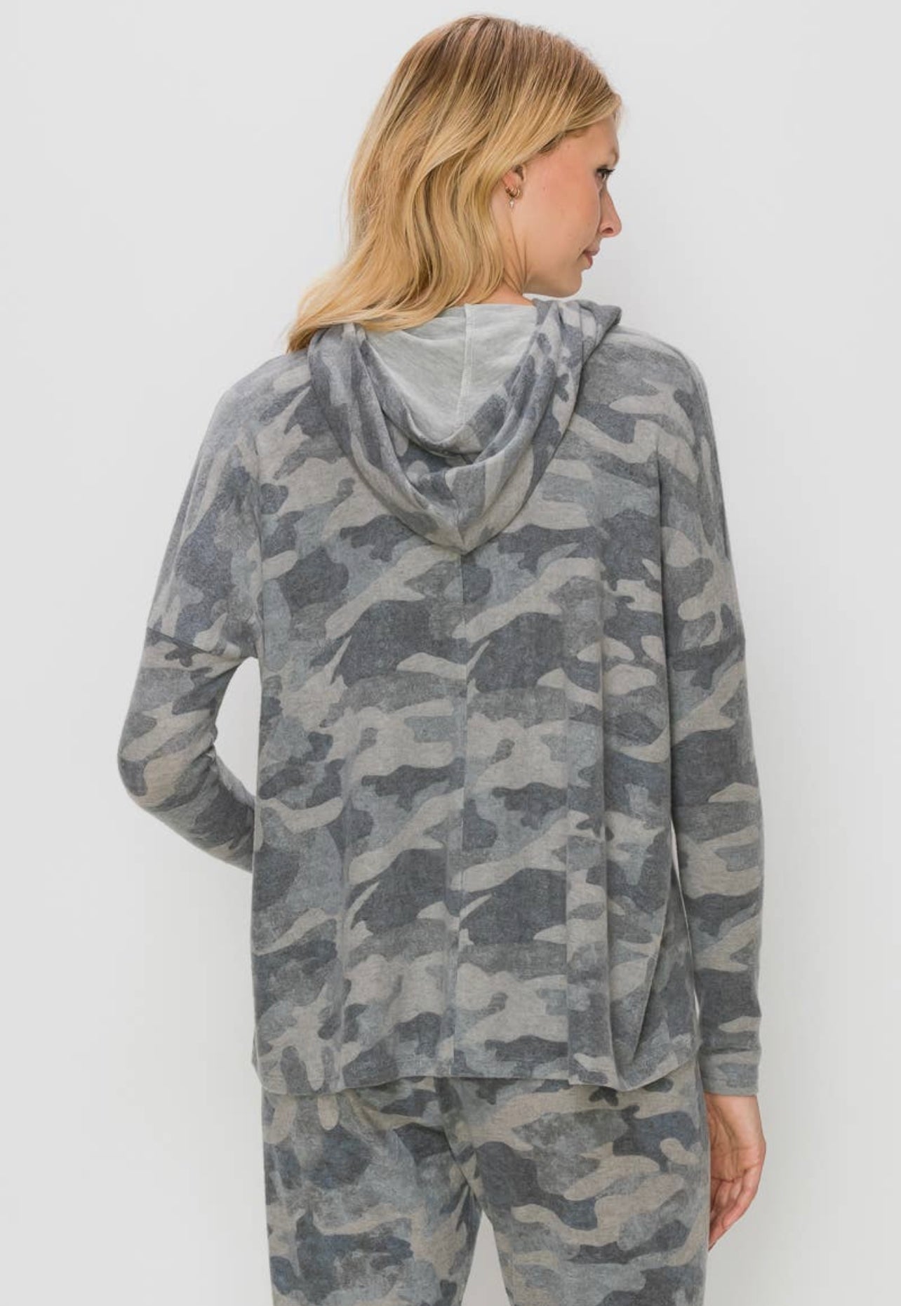 Cozy Hoodie Top - Grey Classic Camo